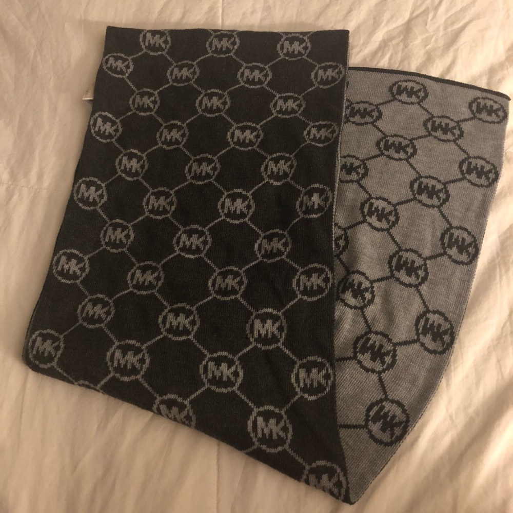 Micheal Kors Scarf